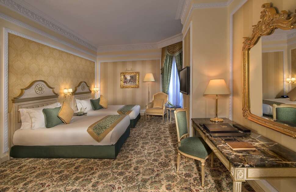 Ein Foto Royal Rose Abu Dhabi Curio Collection by Hilton