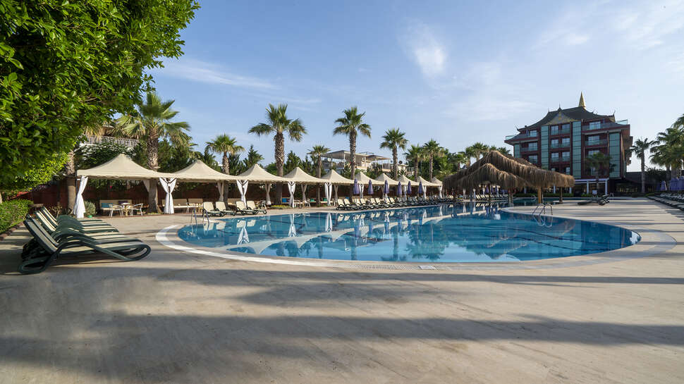 Een foto van het zwembad bij Siam Elegance Hotels & Spa