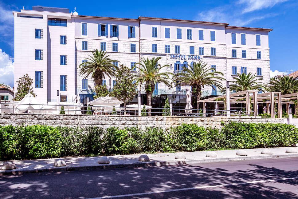 Ein Foto von der Außenansicht des Hotel Park Split