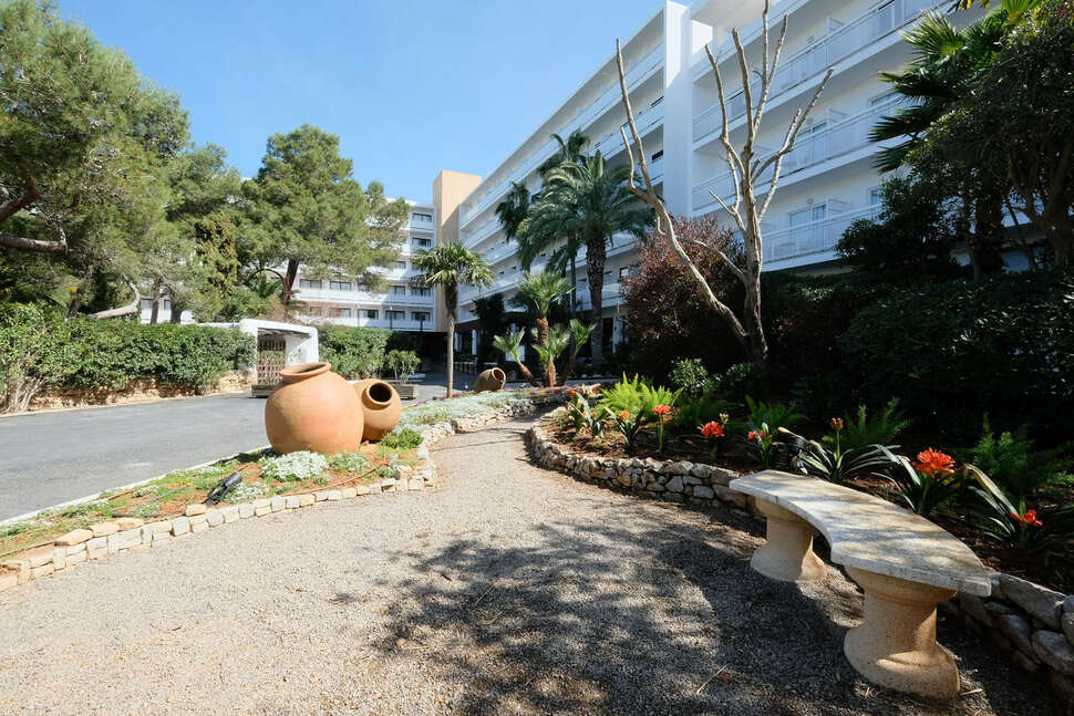 Een foto van de buitenkant van azuLine Hotel Bergantin