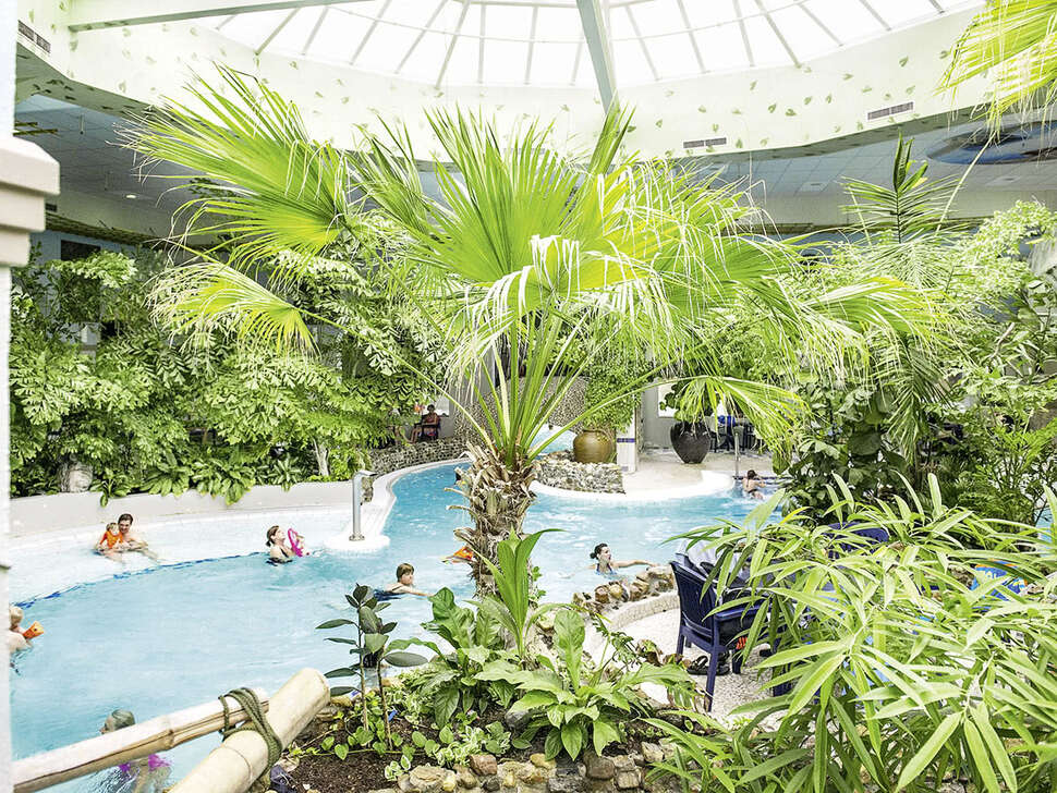 Een foto van het zwembad bij Center Parcs Port Zelande