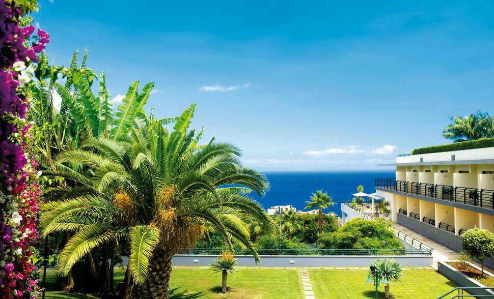 Een foto van de buitenkant van Hotel Madeira Panoramico