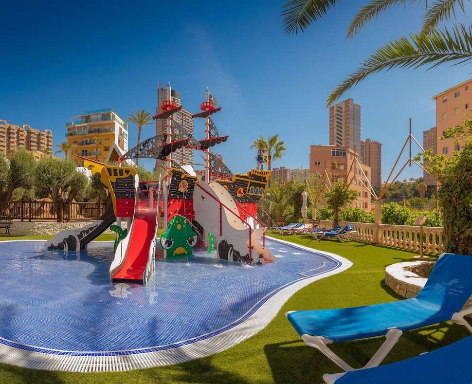 Een foto van het zwembad bij Magic Tropical Splash Aparthotel