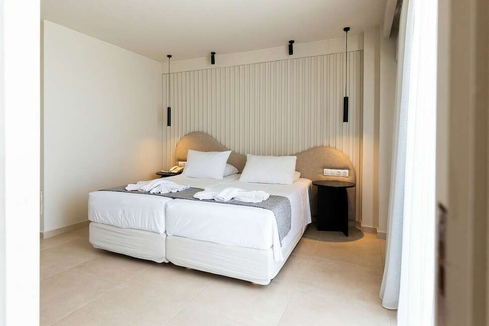 Ein Foto Alia Beach Hotel