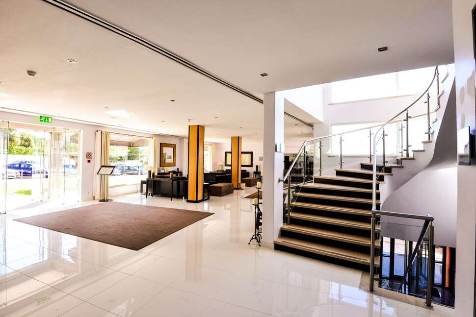 Een foto van het interieur van Vila Gale Collection Praia