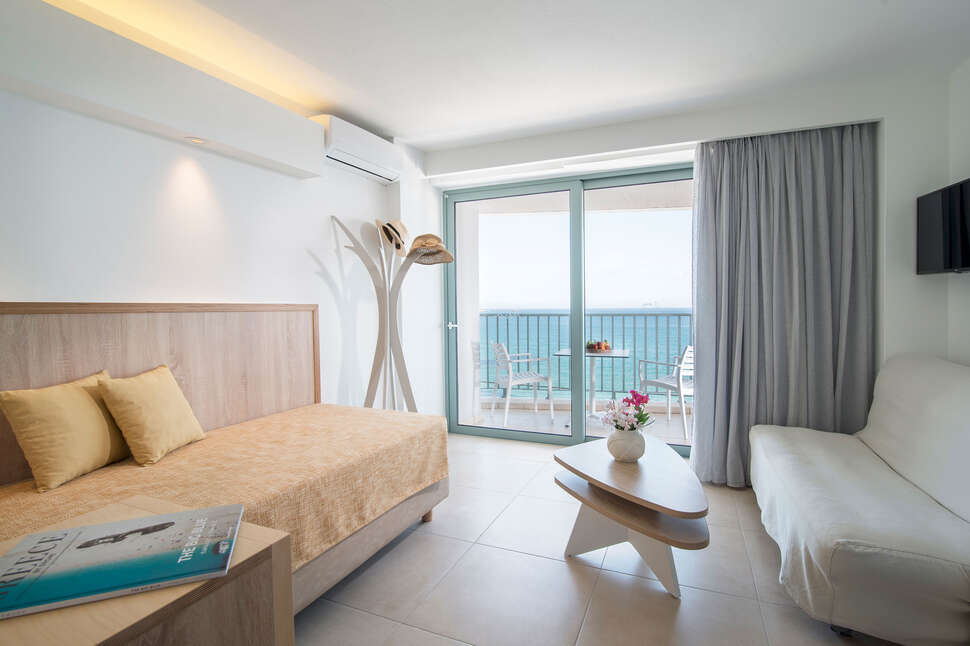 Ein Foto Alia Beach Hotel