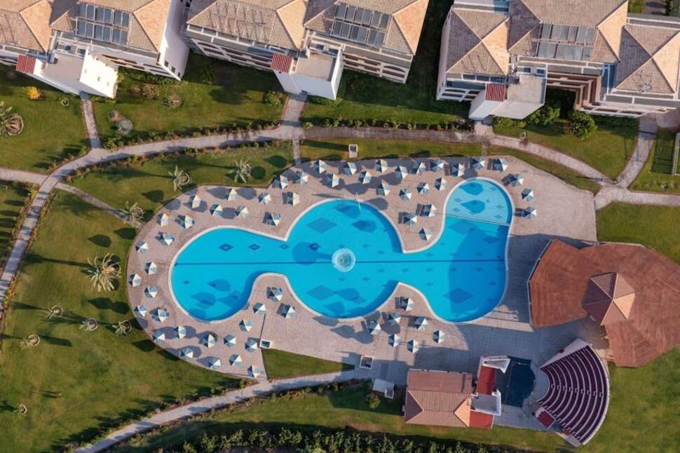 Een foto van het zwembad bij Myrina Beach Hotel