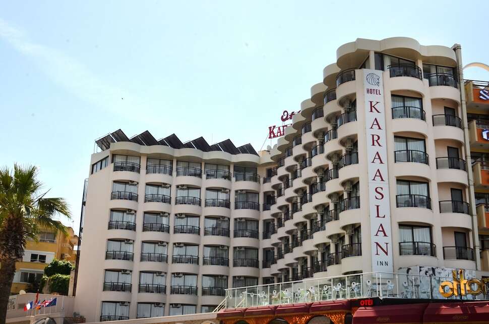 Ein Foto von der Außenansicht des Hotel By Karaaslan Inn