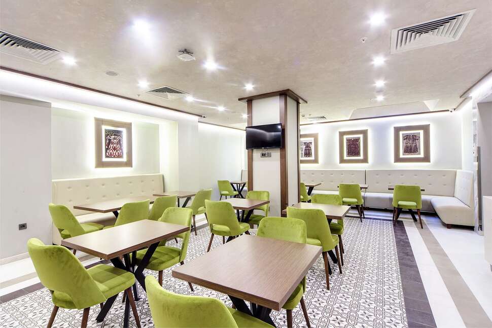 Een foto van de faciliteiten bij Mukarnas Taksim Hotel