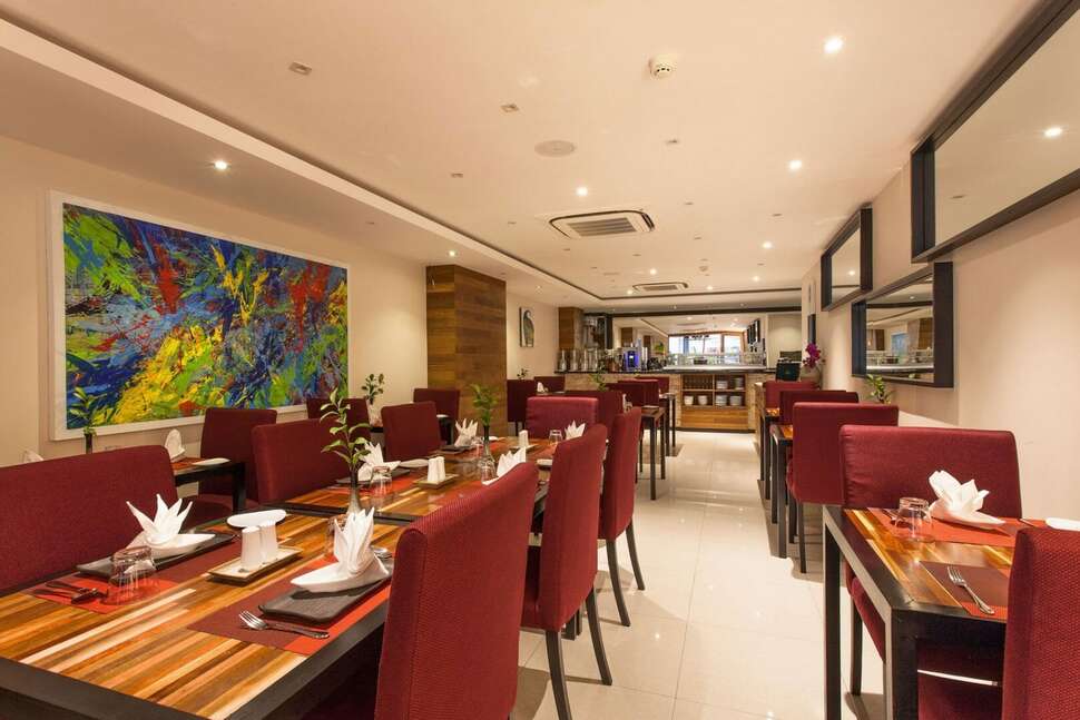 Ein Foto The Somerset Hotel