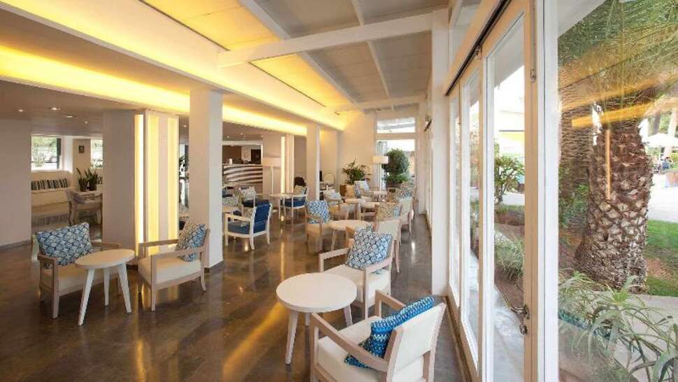 Een foto van het interieur van Magic Life Cala Pada