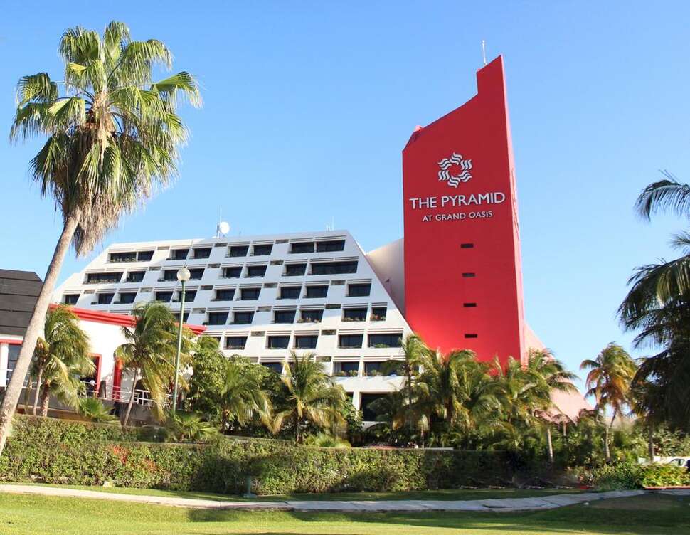 Ein Foto The Pyramid At Grand Oasis