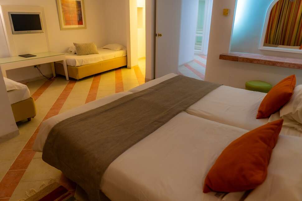Ein Foto Golden Tulip Taj Sultan
