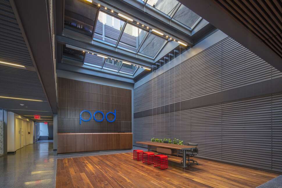 Een foto van het interieur van Pod Brooklyn Hotel