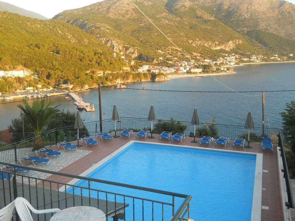 Een foto van het zwembad bij Hotel Oceanis