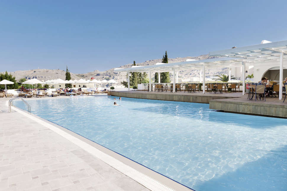 Ein Foto vom Pool im Lindos Village Resort & Spa