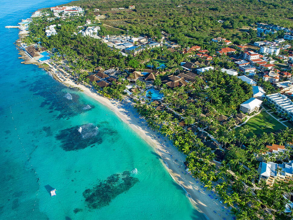 Een foto van de buitenkant van Viva Wyndham Dominicus Beach