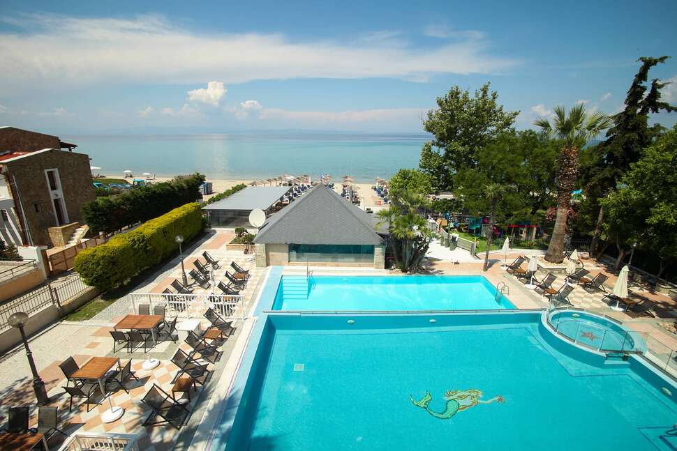 Ein Foto vom Pool im Naias Beach Hotel