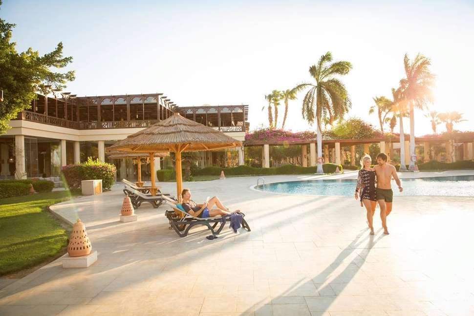 Een foto van het zwembad bij Robinson Club Soma Bay