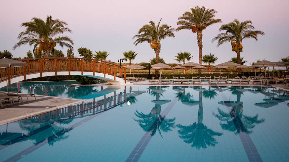 Ein Foto vom Pool im Horizon Beach Resort