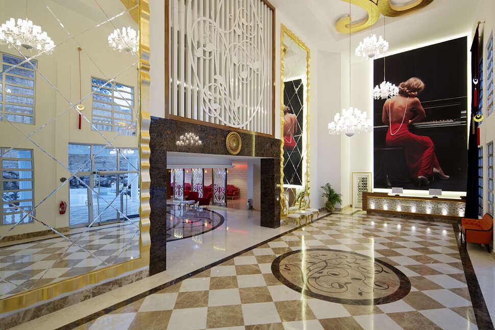 Een foto van het interieur van Hotel Justiniano Deluxe Resort
