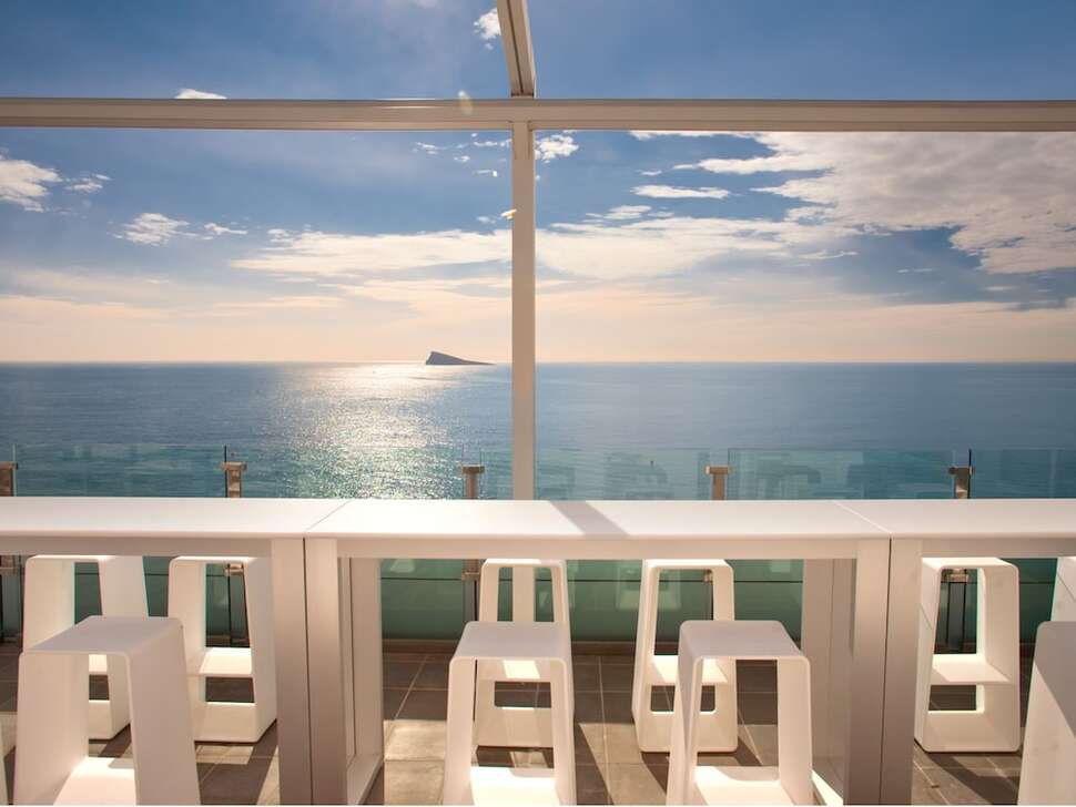 Een foto van het terras bij Villa del Mar Hotel