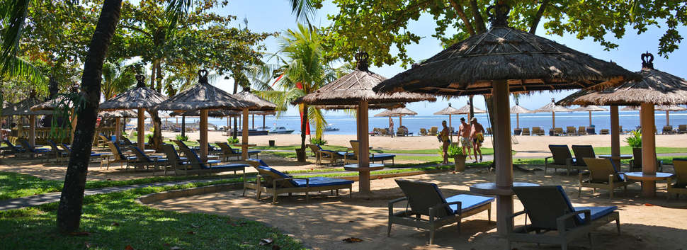 Een foto van het terras bij Bali Tropic Resort & Spa