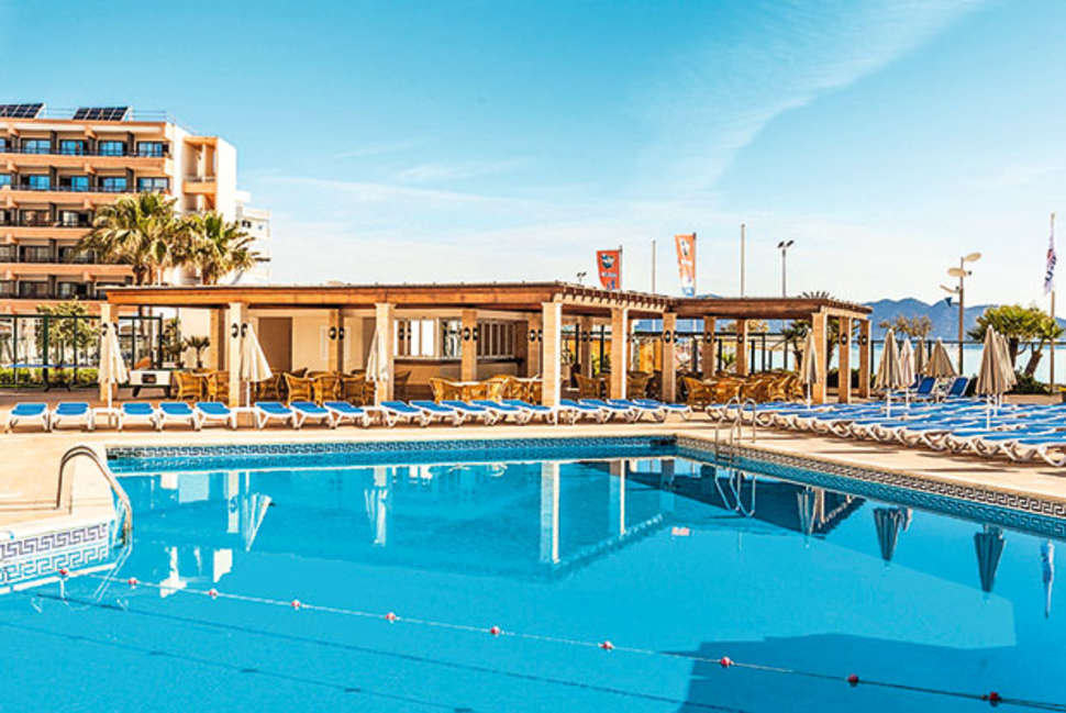 Een foto van het zwembad bij Allsun Hotel Borneo