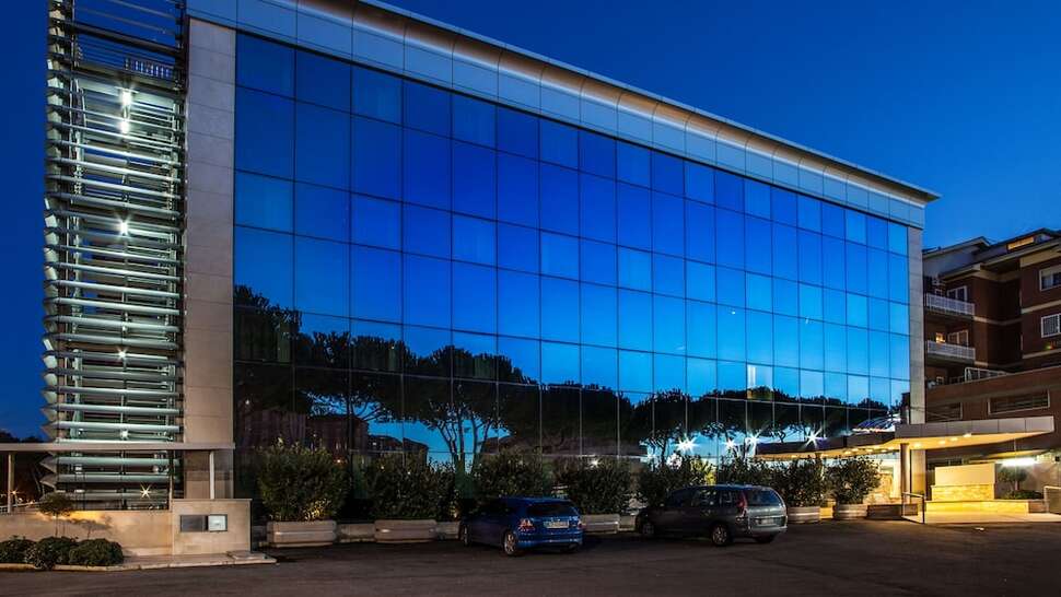 Een foto van de buitenkant van Hotel Artis Roma