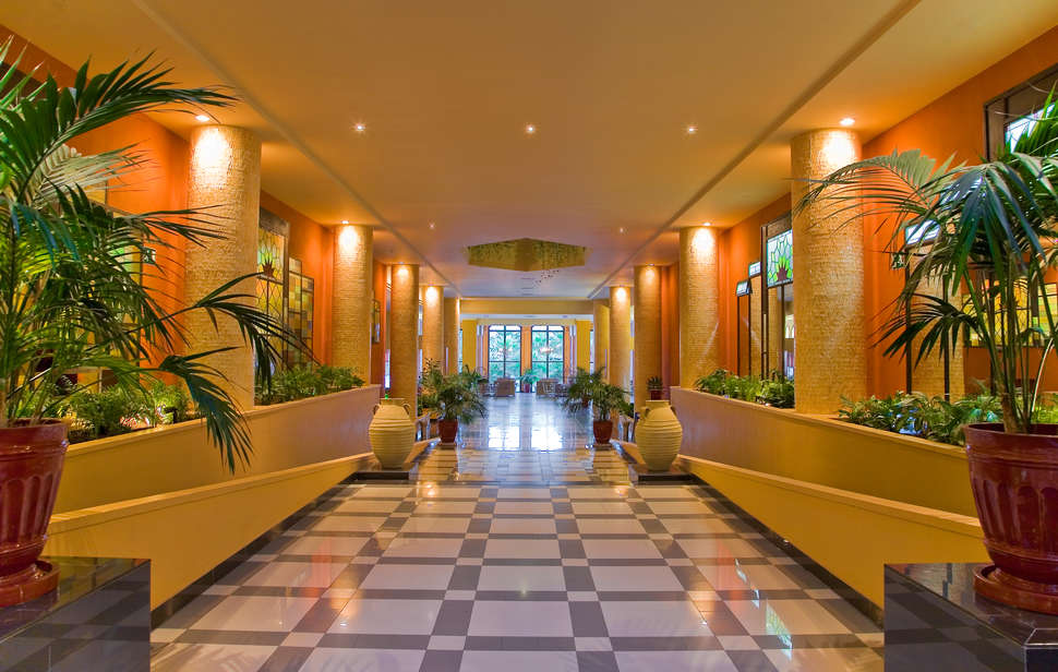 Ein Foto vom Innenbereich im Playacanela Hotel