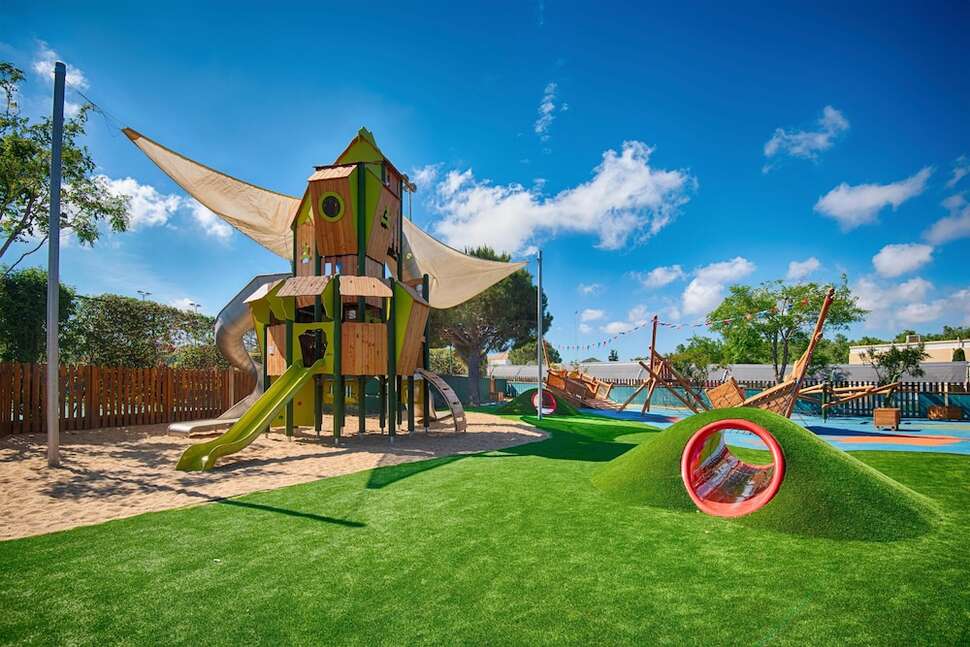Een foto van Neptune Luxury Resort