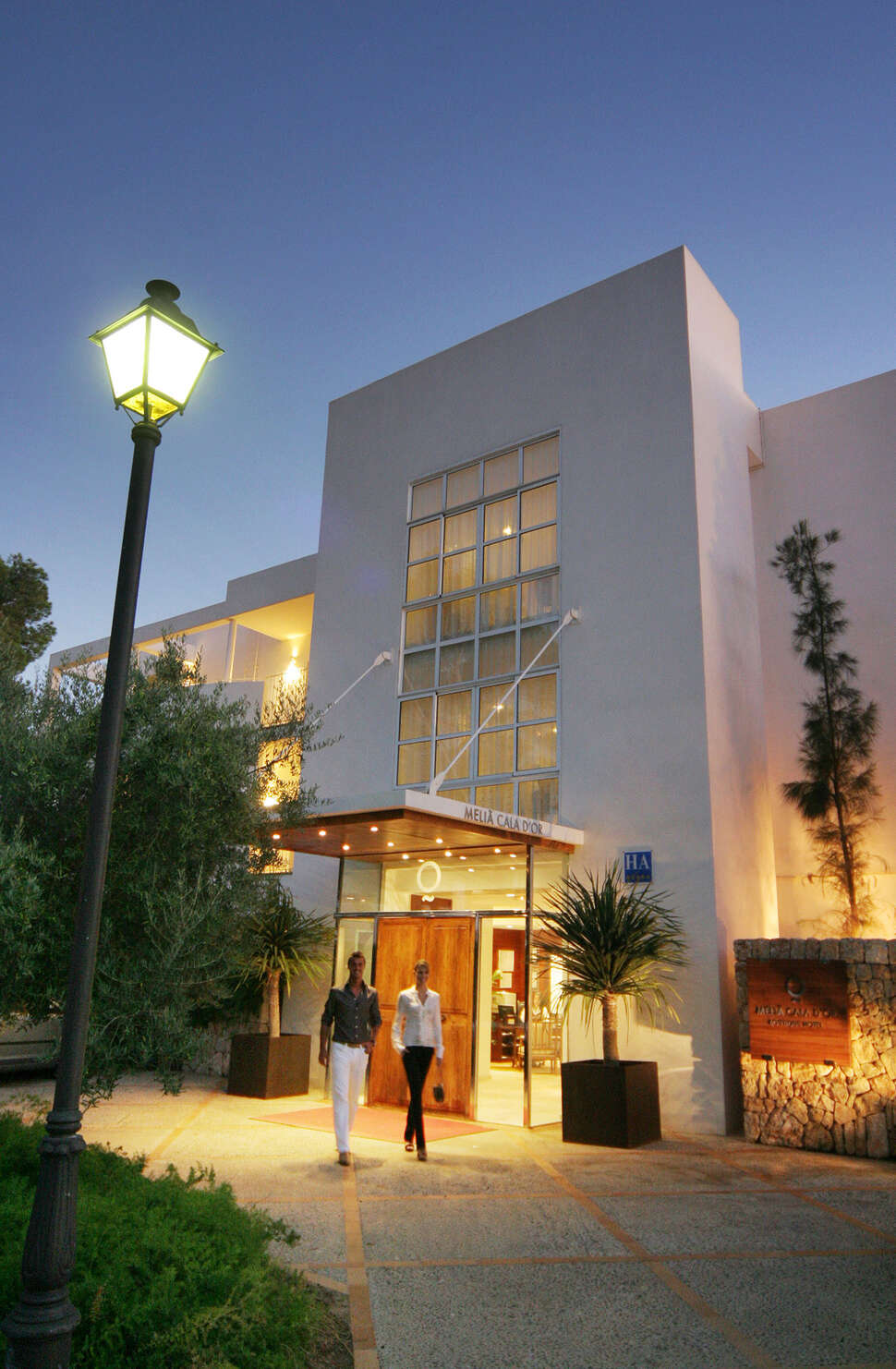 Een foto van de buitenkant van Melia Cala d'Or Boutique Hotel