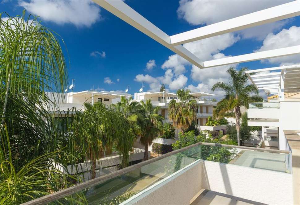 Een foto van het terras bij Kamena Residence