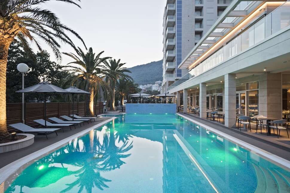 Een foto van Hotel AMI Budva Petrovac