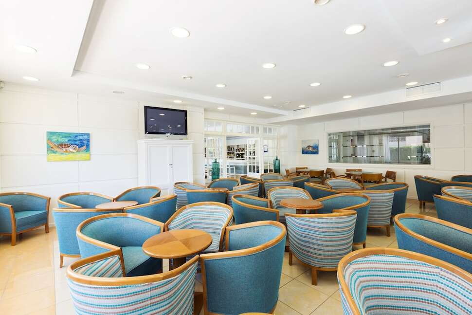 Een foto van het interieur van Don Miguel Playa Hotel