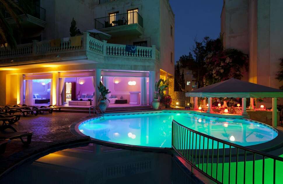 Een foto van het zwembad bij Hotel Lago Garden Suites & Spa