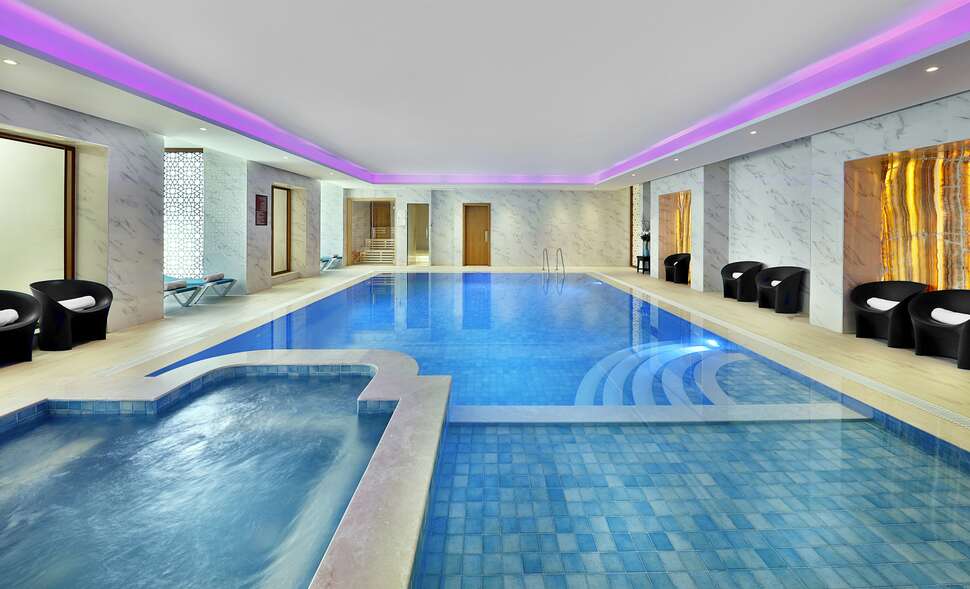 Een foto van het zwembad bij DoubleTree by Hilton Resort & Spa Marjan Island