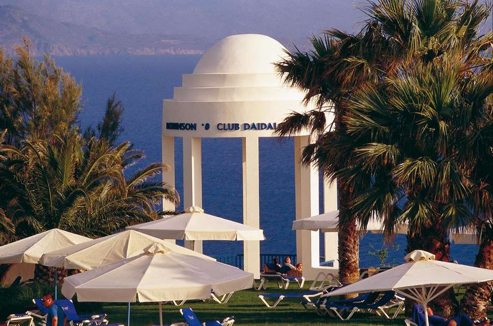 Een foto van het terras bij Robinson Club Daidalos