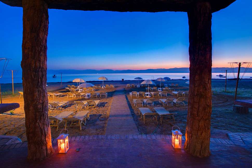 Een foto van het strand bij Island Beach Resort & Annex