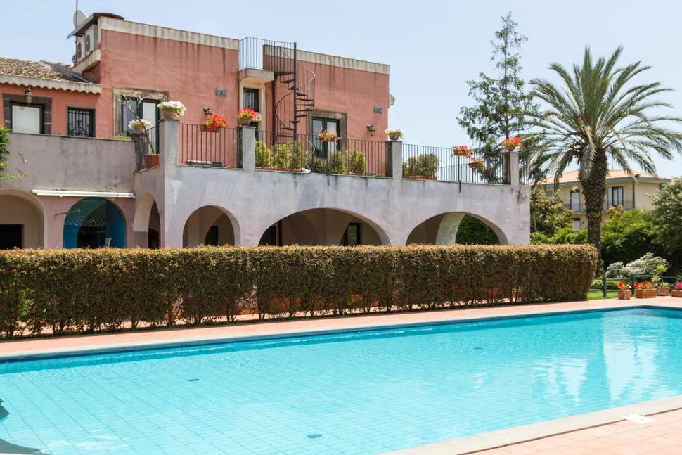 Ein Foto vom Pool im Hotel Etna