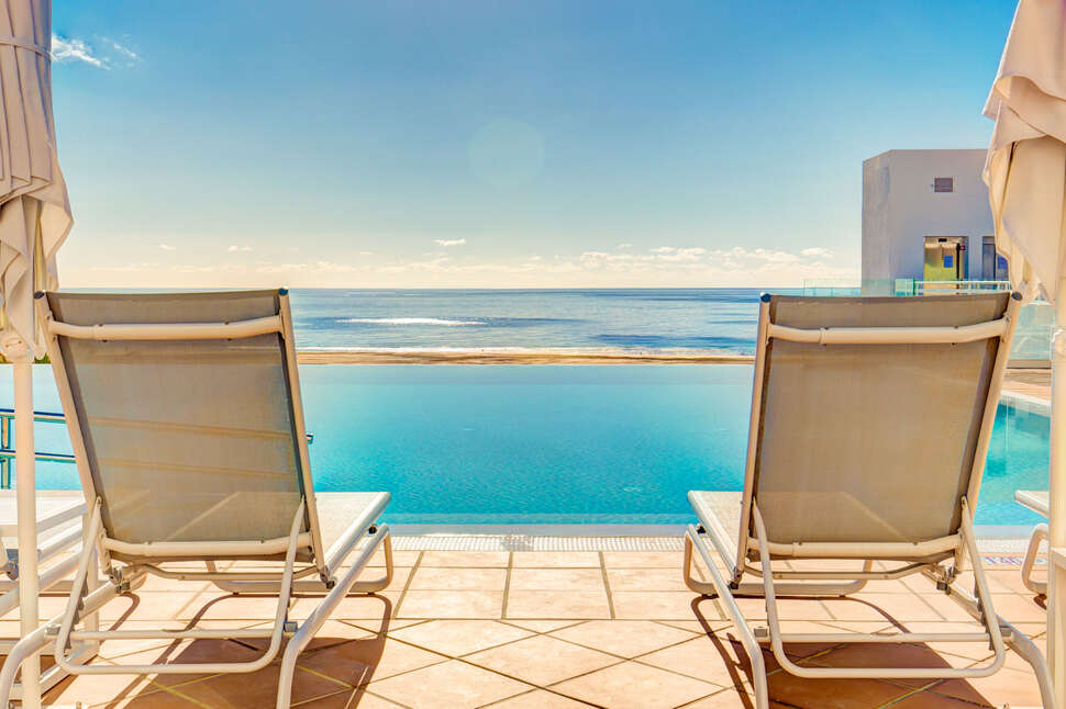 Een foto van het terras bij SBH Maxorata Resort