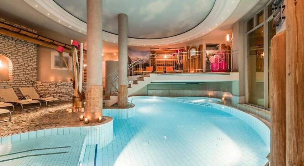 Ein Foto vom Pool im Hotel Eva Village