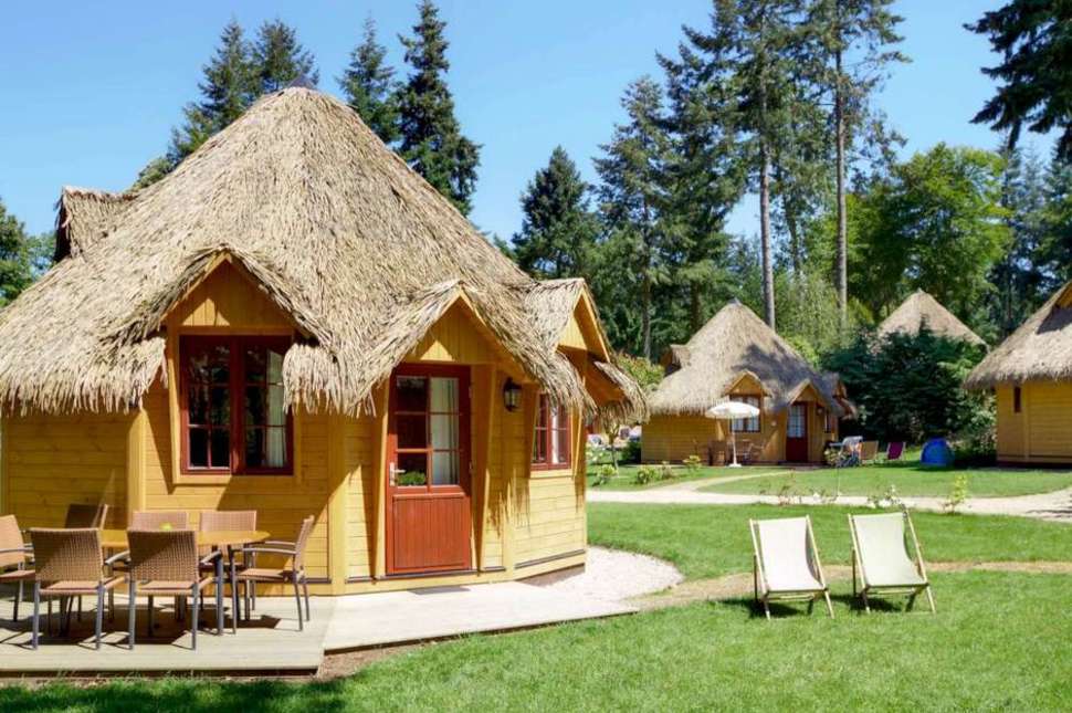 Een foto van de buitenkant van Les Ormes Domaine & Resort