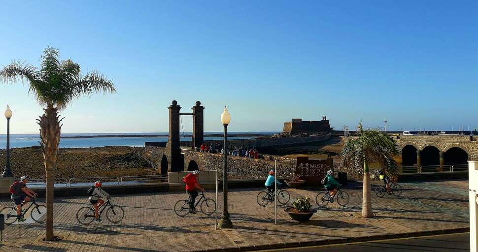 Ein Foto von der Außenansicht des Hotel Miramar Arrecife