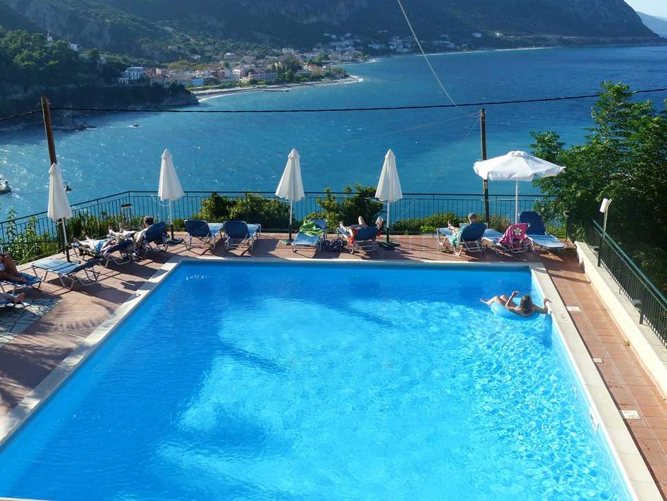 Een foto van het zwembad bij Hotel Oceanis