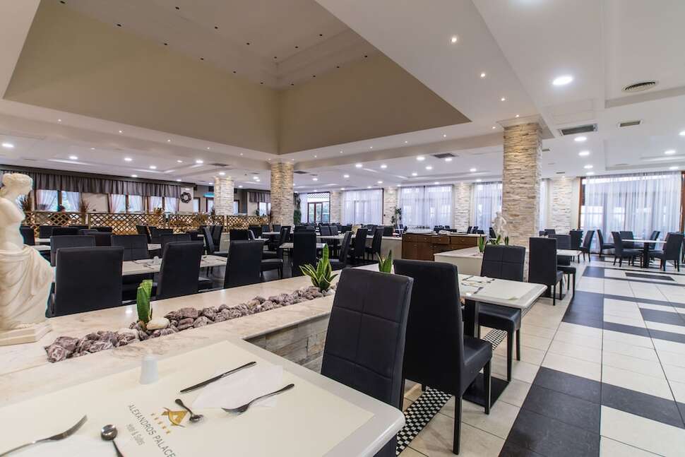 Een foto van de faciliteiten bij Alexandros Palace Hotel & Suites