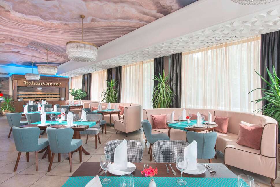 Een foto van The Palace Hotel Sunny Day