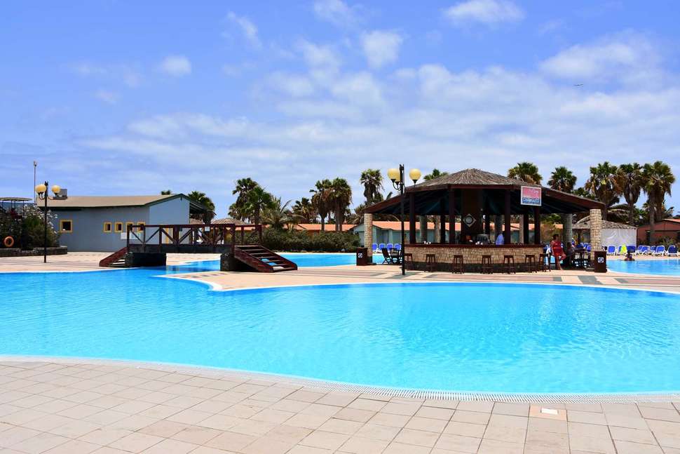 Een foto van het zwembad bij VOI Vila Do Farol Resort