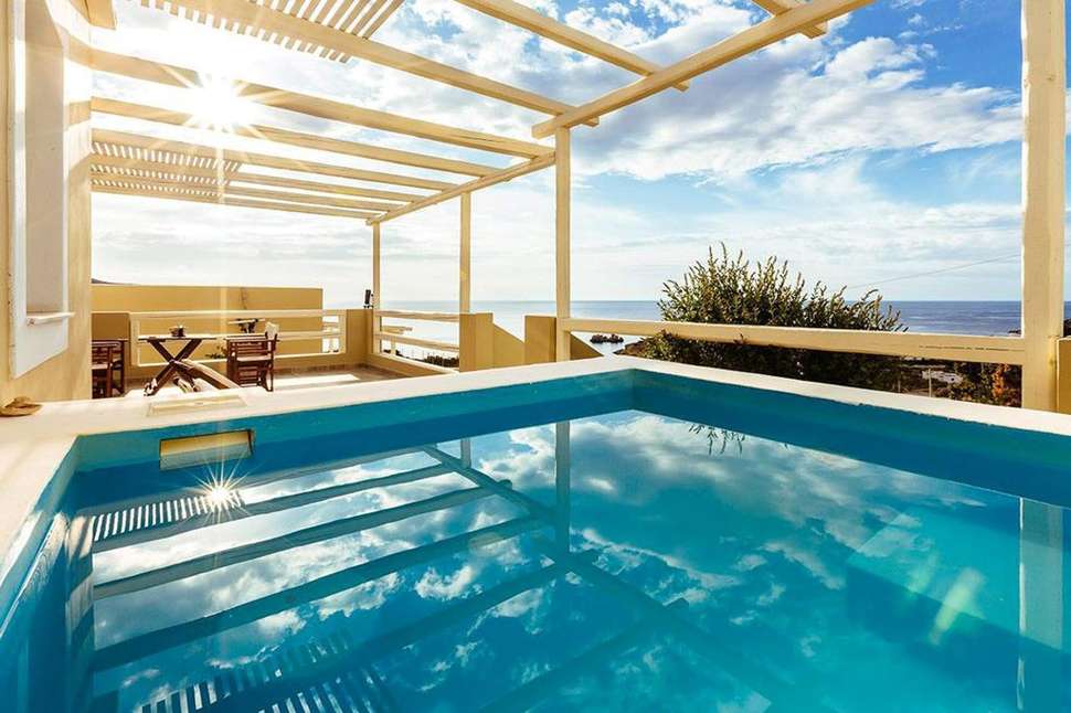 Een foto van het zwembad bij Silene Villas