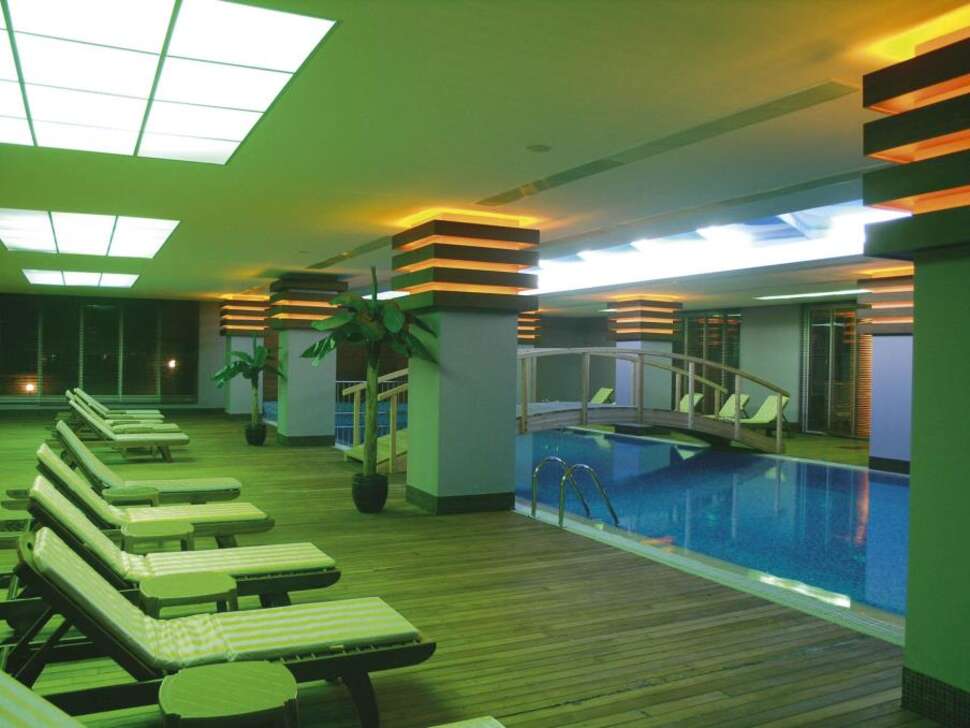 Ein Foto vom Pool im Meder Resort